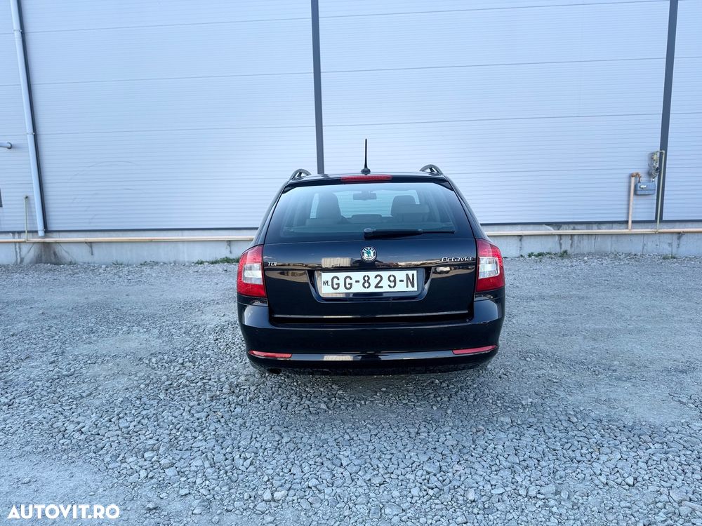 Skoda Octavia 1.6 TDI DPF DSG Elegance - 8