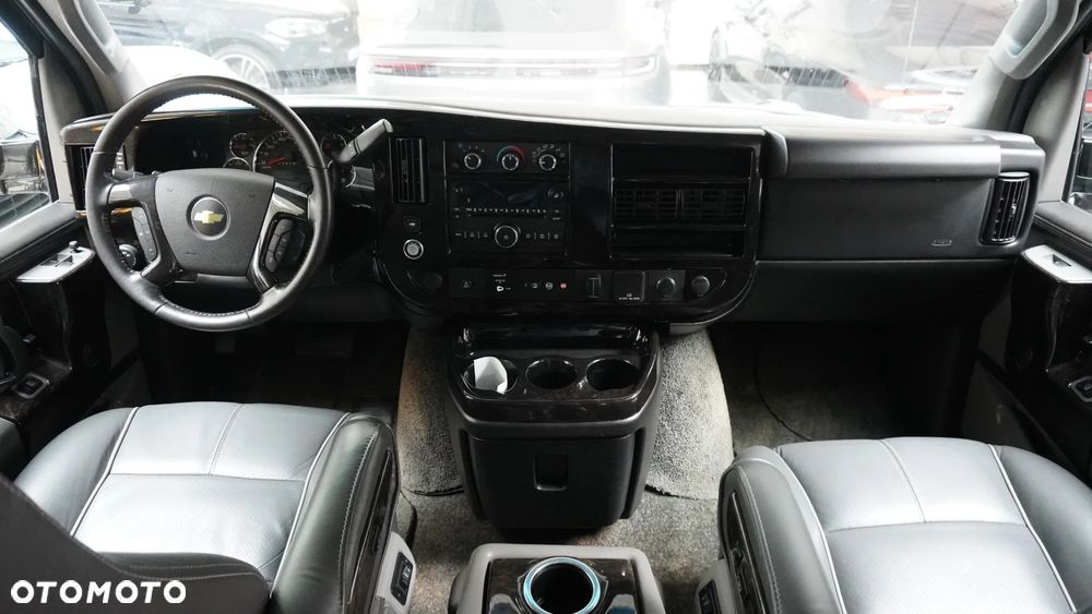 Chevrolet Express - 7