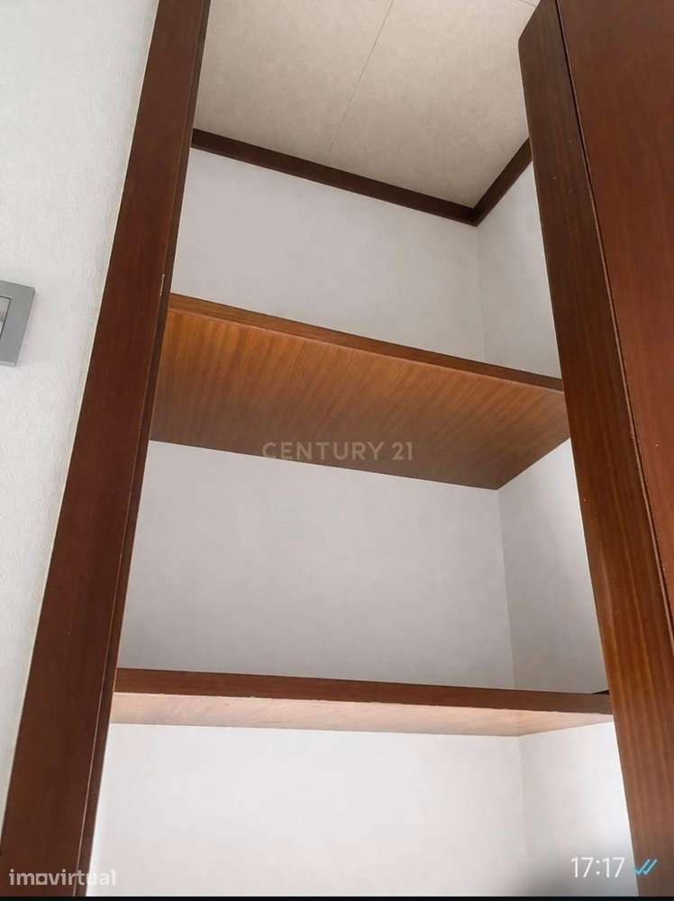 Apartamento T2 com Parqueamento e Arrecadação em Rio de Mouro - Grande imagem: 3/11