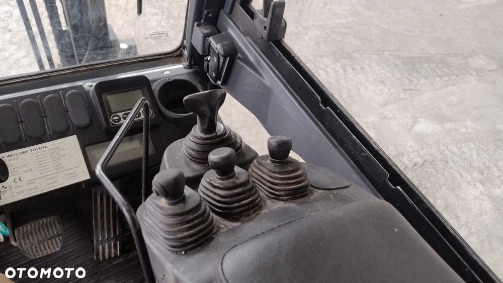 Toyota 02-8FGF30 - 13