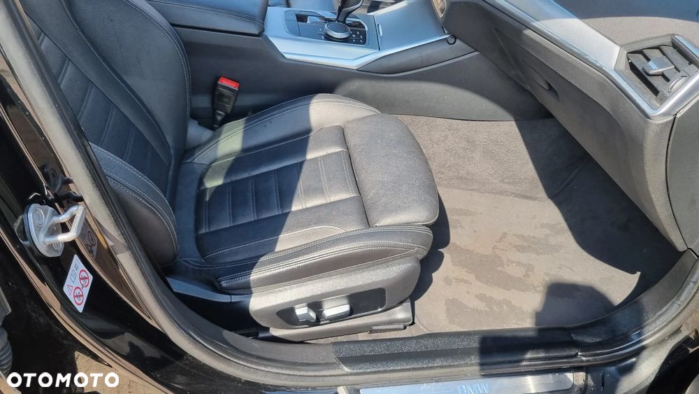 BMW Seria 3 320d Luxury Line Purity sport - 30