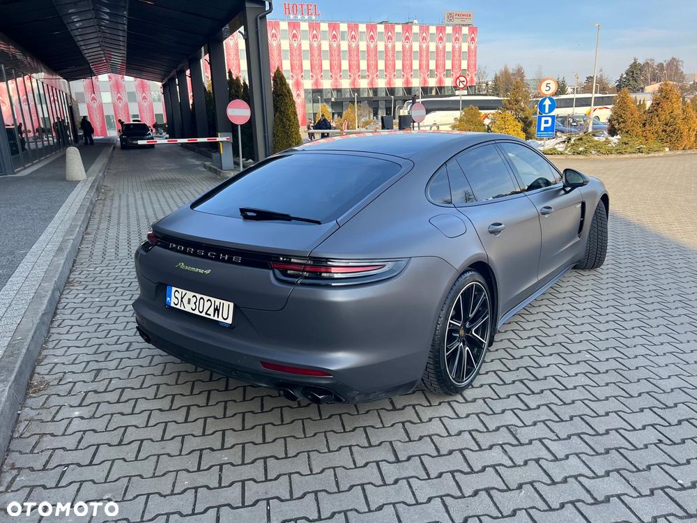 Porsche Panamera 4 E-Hybrid Executive - 4