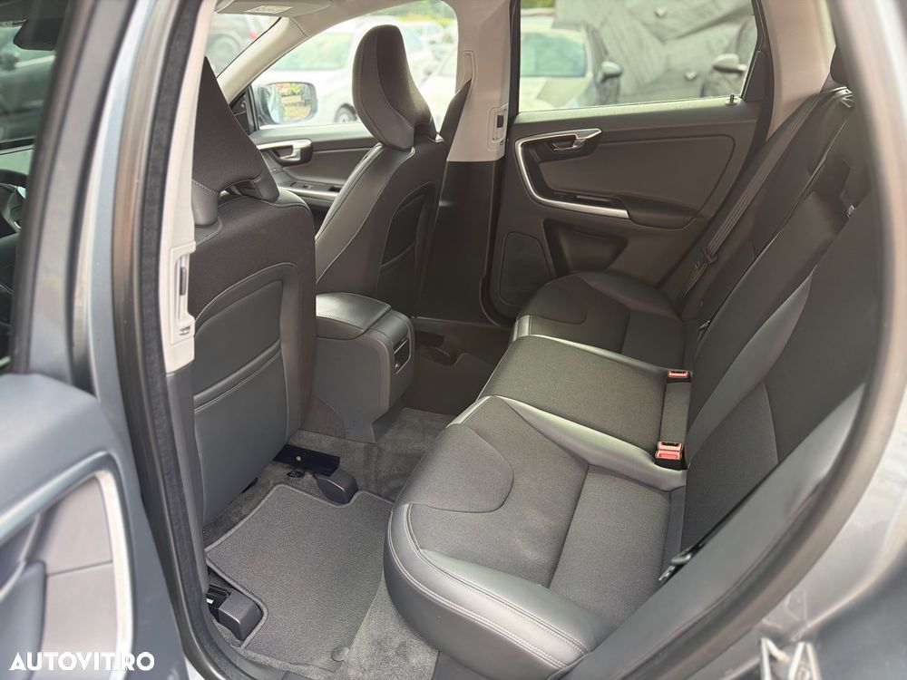 Volvo XC 60 D4 Geartronic Summum - 33