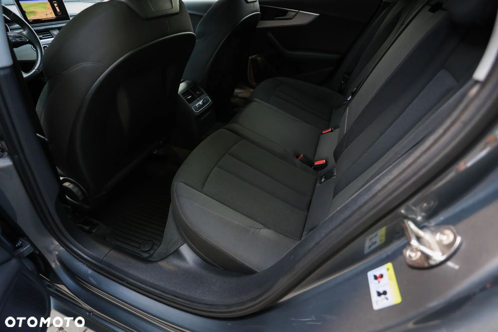 Audi A4 Avant 40 TDI quattro S tronic S line - 23