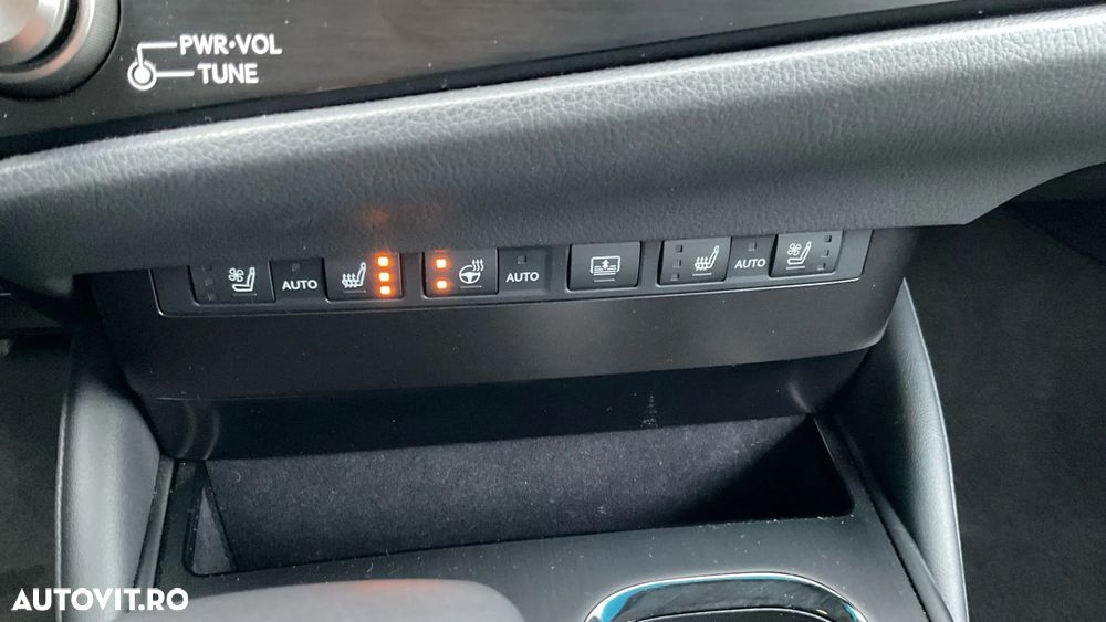 Lexus Seria ES 300h 2.5 TNGA HV 25H- 4X2 CVT Luxury - 28