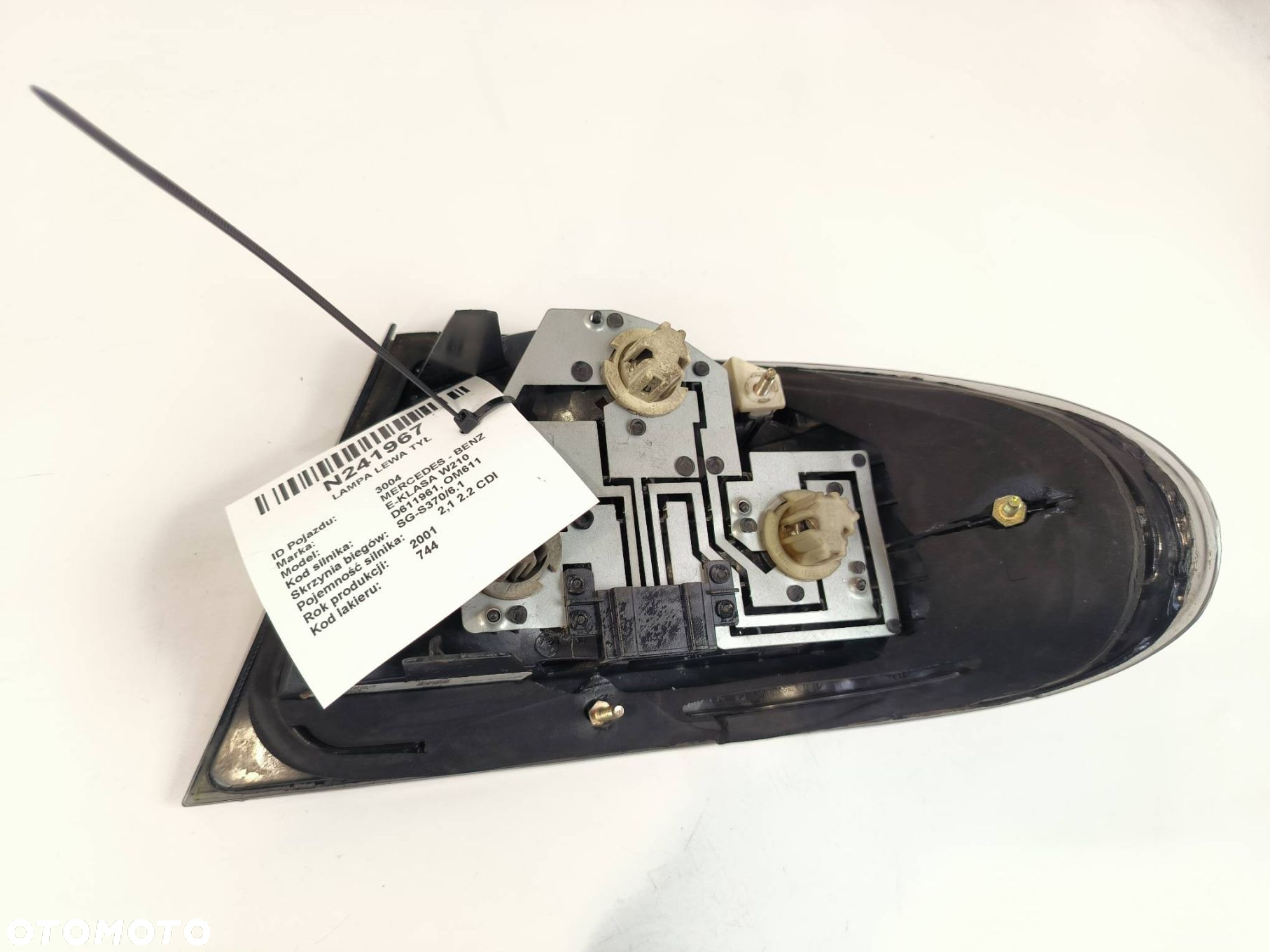 LAMPA LEWA TYŁ MERCEDES - BENZ E-KLASA W210 - 4