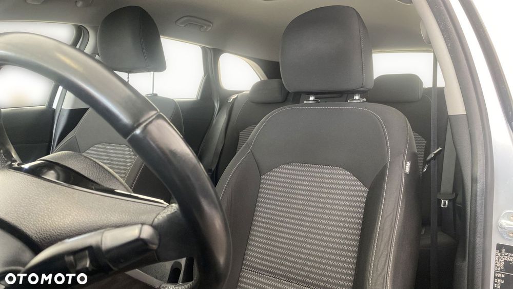 Kia Ceed 1.5 T-GDI M - 11