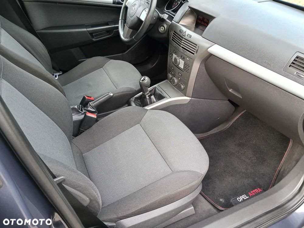 Opel Astra 1.6 Edition - 23