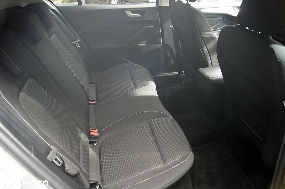 Ford Focus 1.5 EcoBlue Start-Stopp-System COOL&CONNECT DESIGN - 34