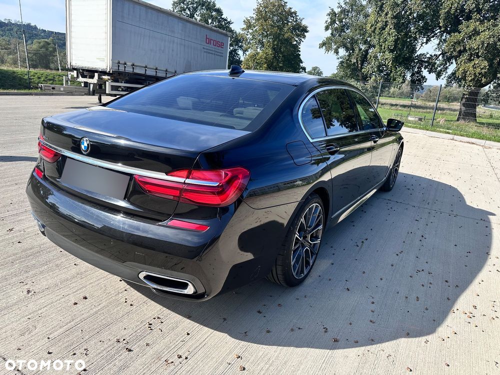BMW Seria 7 740Li - 8