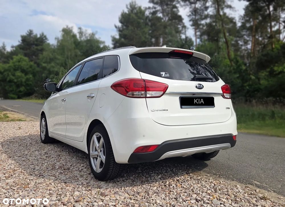 Kia Carens 1.7 CRDi M 7os - 3