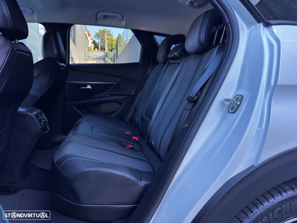 Peugeot 3008 1.6 Hybrid Allure e-EAT8 - 8