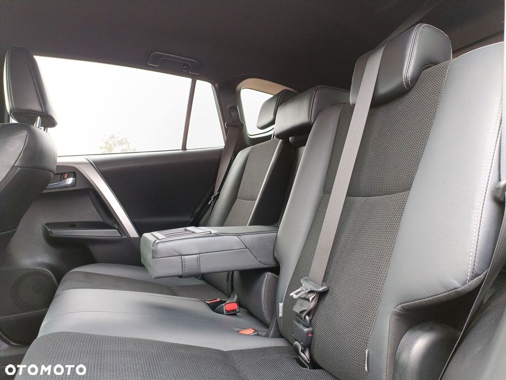 Toyota RAV4 Hybrid Style 4x2 - 13