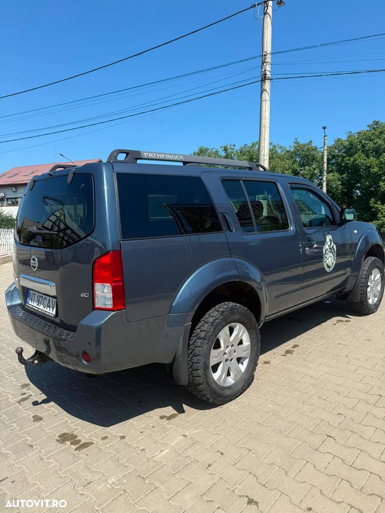 Nissan Pathfinder - 7