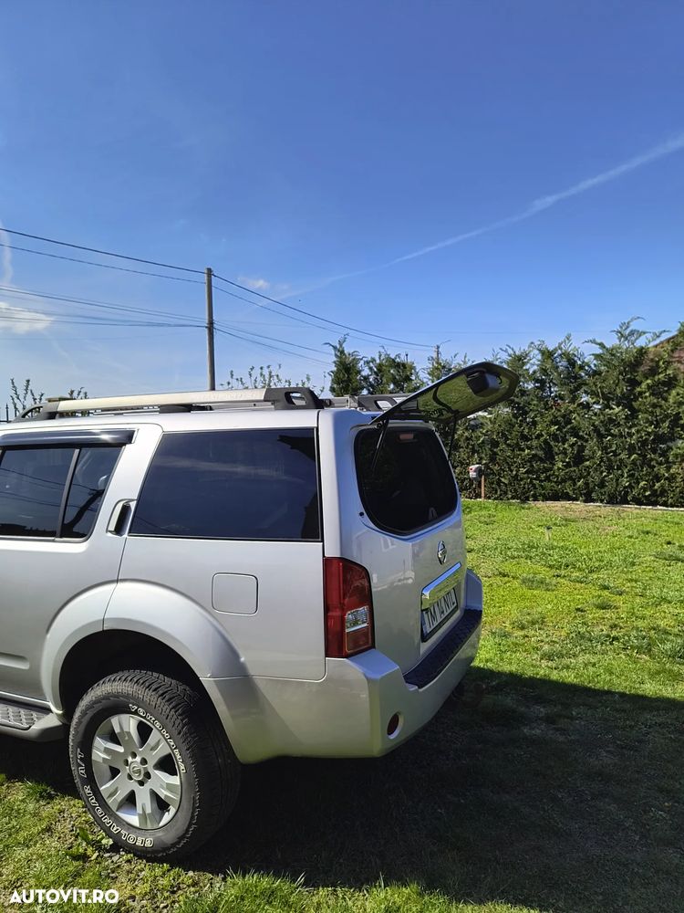 Nissan Pathfinder 2.5 dCi Aut LE - 10