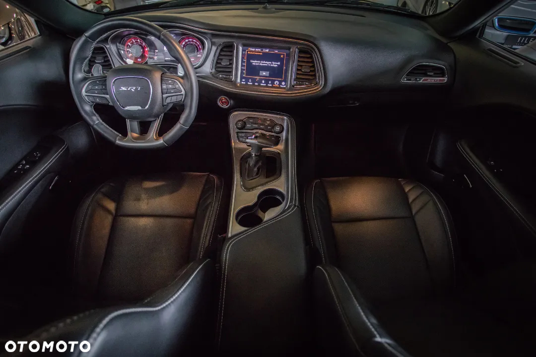 Dodge Challenger - 10