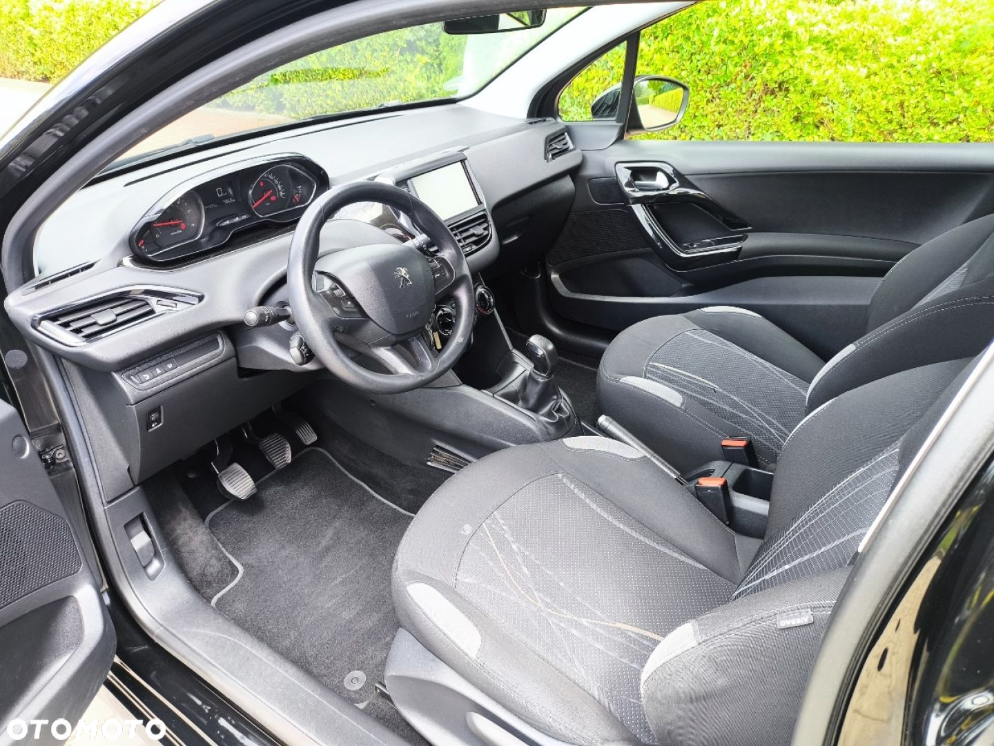 Peugeot 208 1.6 e-HDi Allure STT - 8