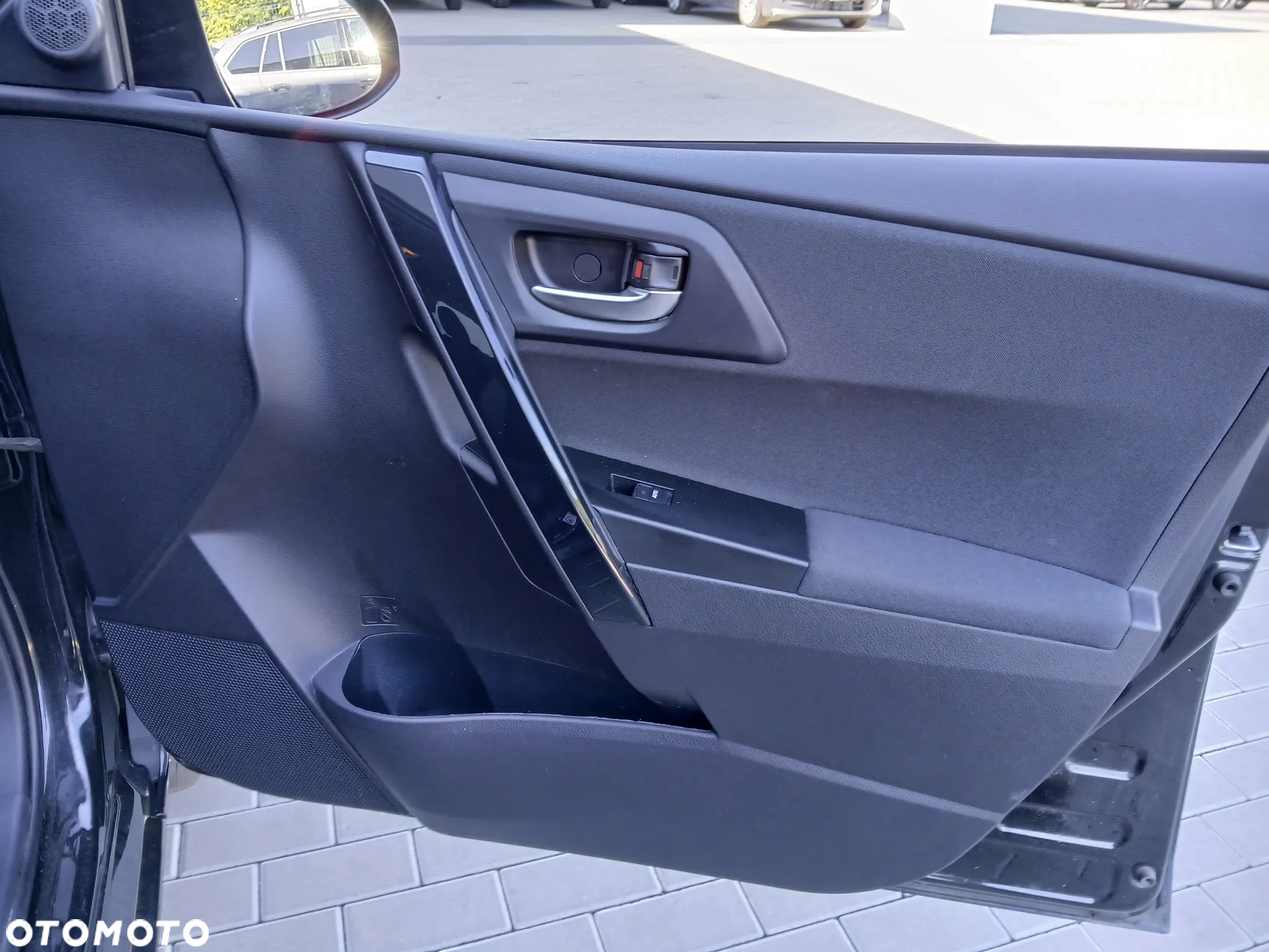 Toyota Auris 1.6 Premium - 8