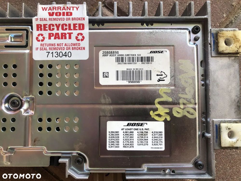 CADILLAC ESCALADE III 6,2 V8 2006-2014 WZMACNIACZ BOSE - 4