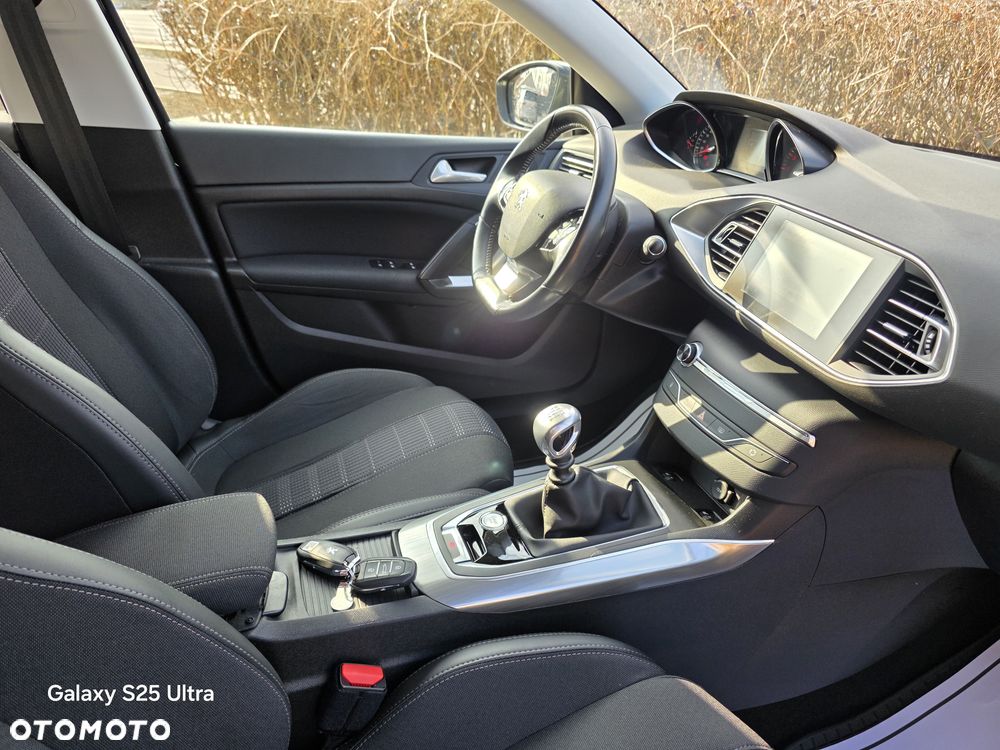 Peugeot 308 BlueHDi 130 Stop & Start Allure Pack - 23