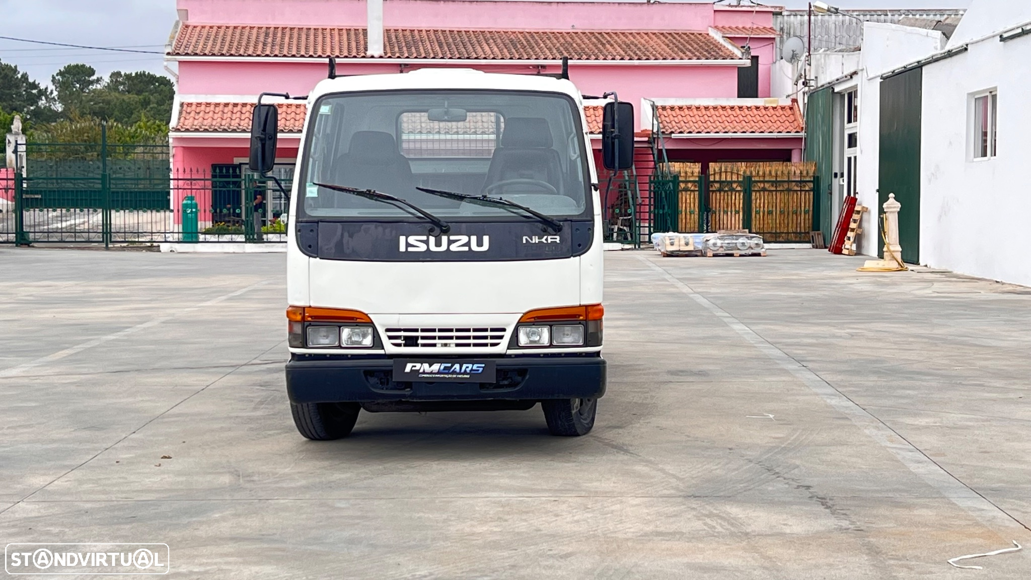 Isuzu NKR 55 LL5 D 7 lugares 2.8 d - 3