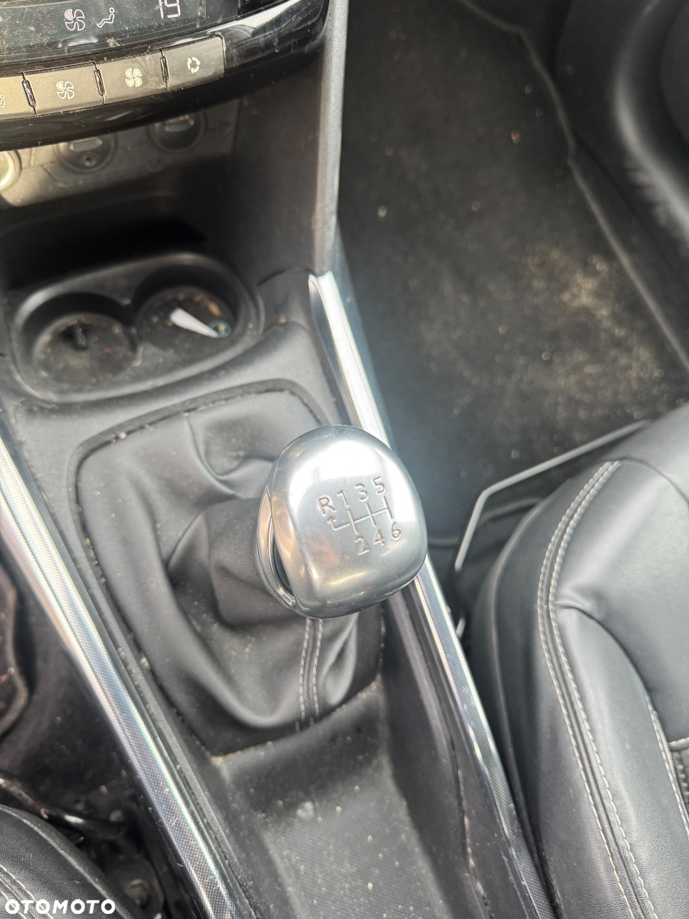 Peugeot 2008 e-HDi FAP 115 STOP & START Allure - 10