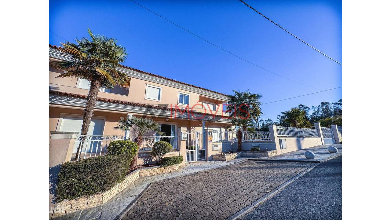 MORADIA COM PISCINA E VISTA PANORÂMICA - Grande imagem: 2/48