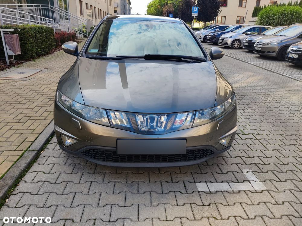Honda Civic 1.8 Executive NAVI - 3
