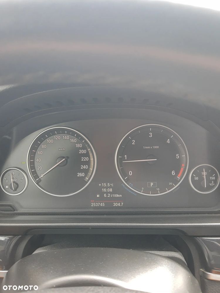 BMW Seria 5 520d - 15