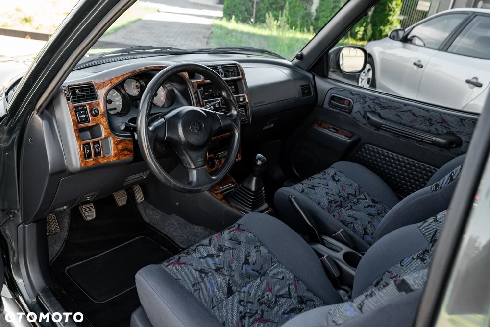 Toyota RAV4 2.0 Special - 11