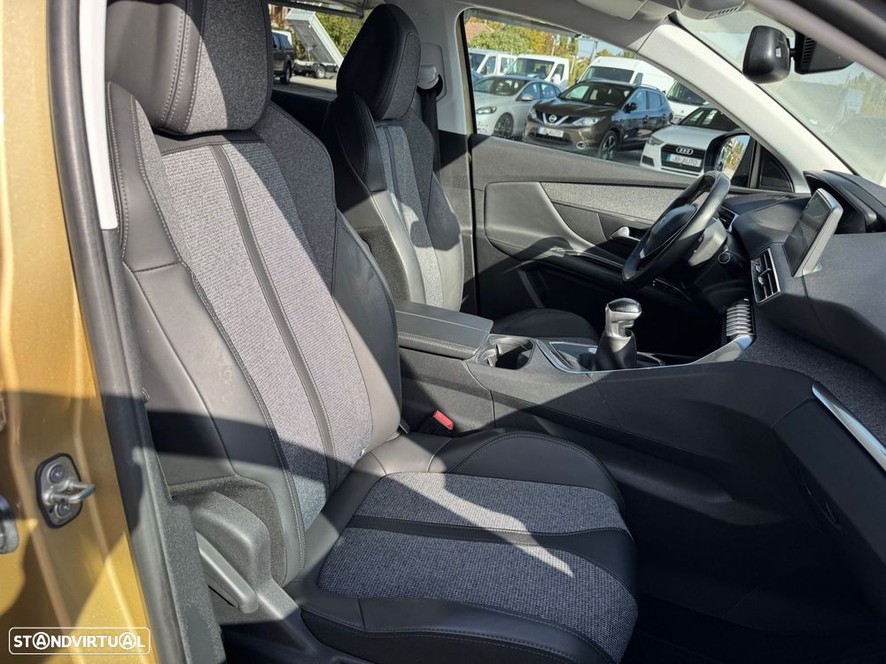 Peugeot 3008 1.2 PureTech Allure - 11