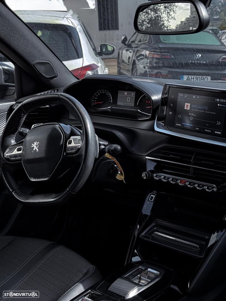 Peugeot 2008 1.5 BlueHDi Allure EAT8 - 12