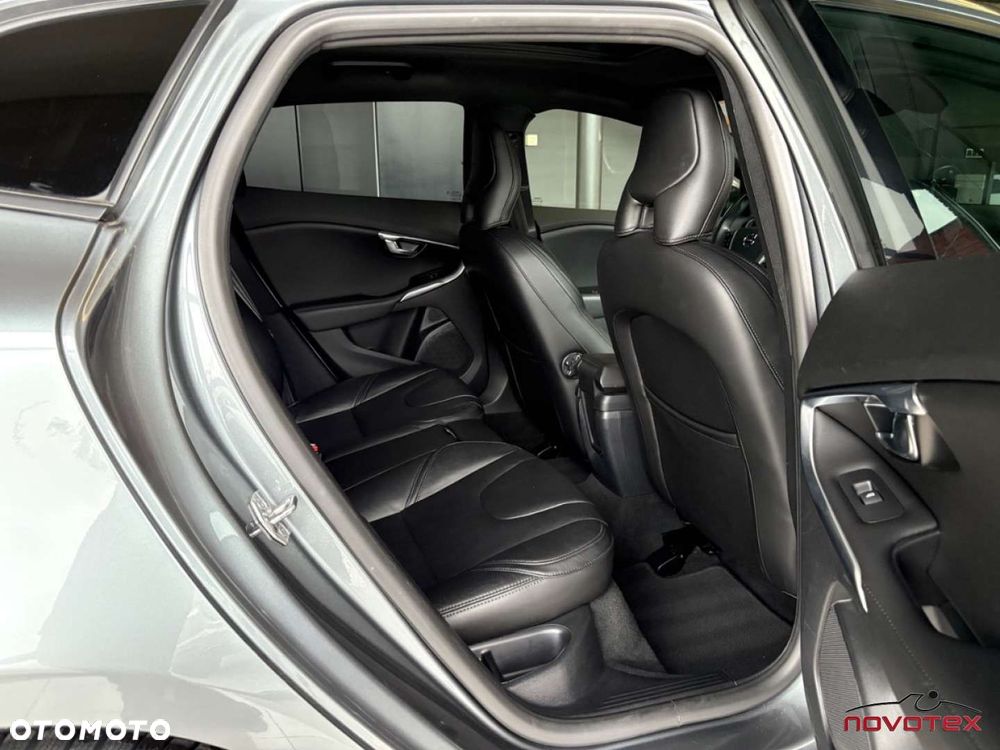 Volvo V40 T4 Momentum - 18