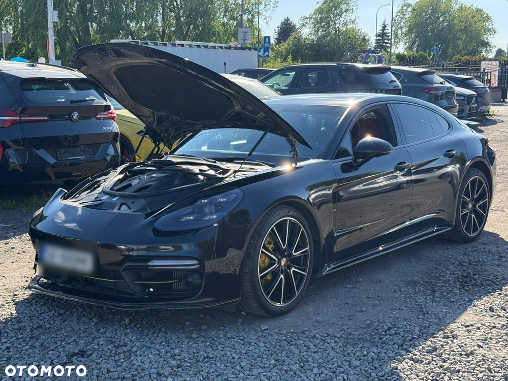 Porsche Panamera - 1