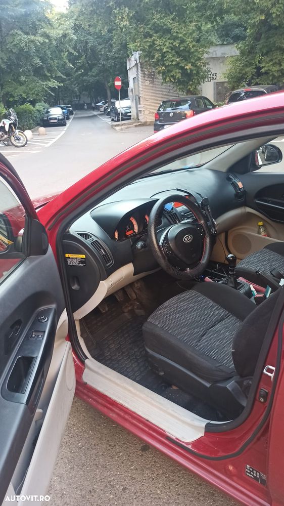Kia Ceed - 4