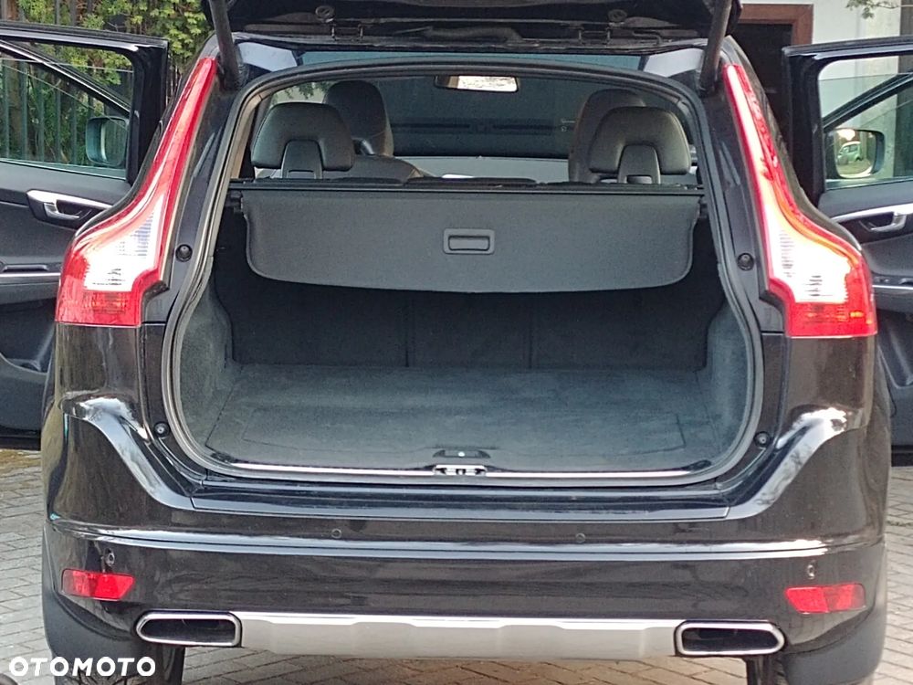 Volvo XC 60 D5 AWD Summum - 16