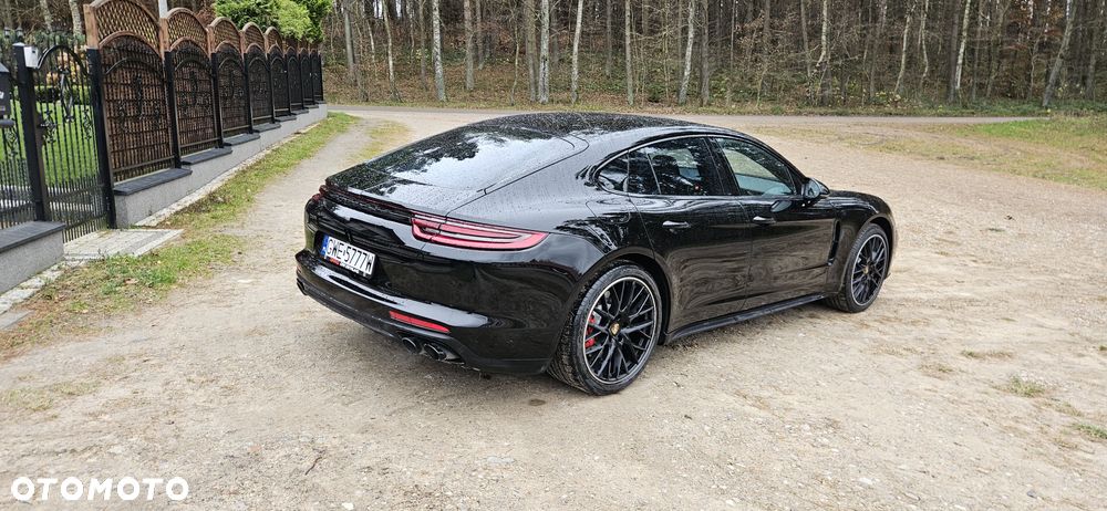 Porsche Panamera Turbo - 2