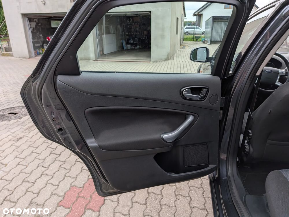 Ford Mondeo 1.8 TDCi Trend - 10