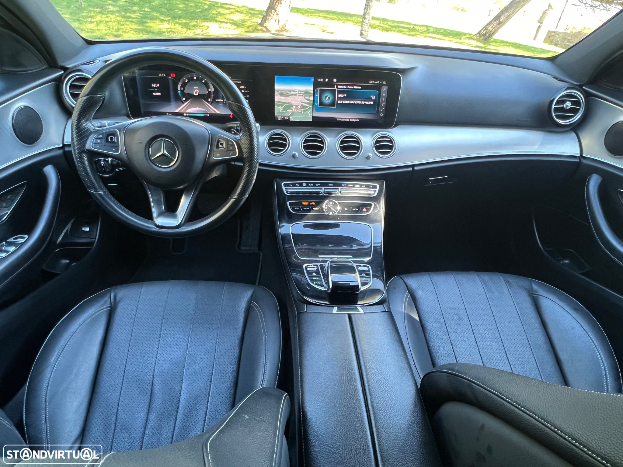 Mercedes-Benz 220 - 21