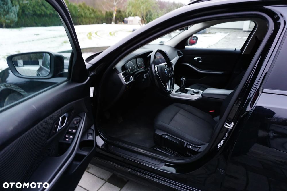 BMW Seria 3 318d Advantage - 22