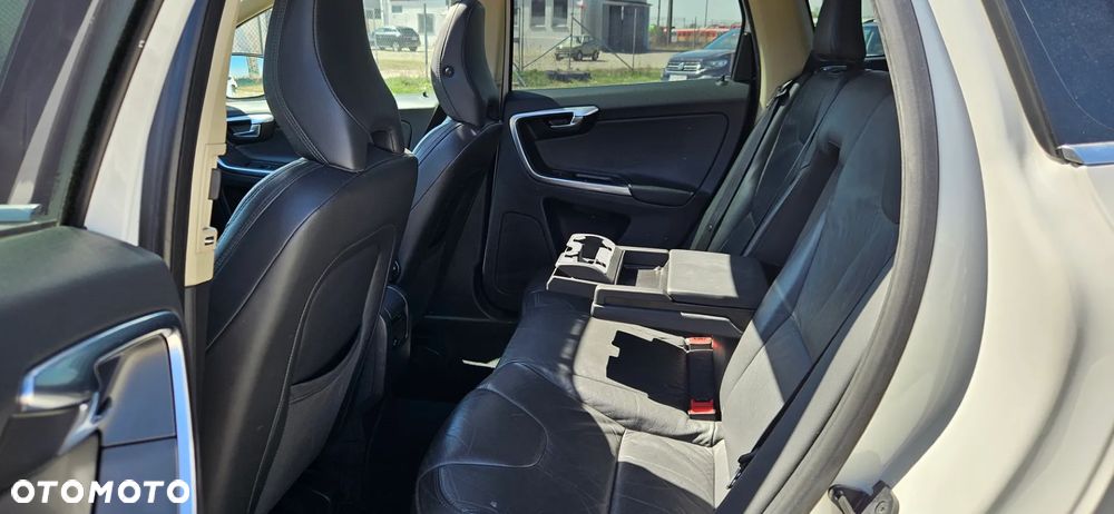 Volvo XC 60 D5 AWD Summum - 25