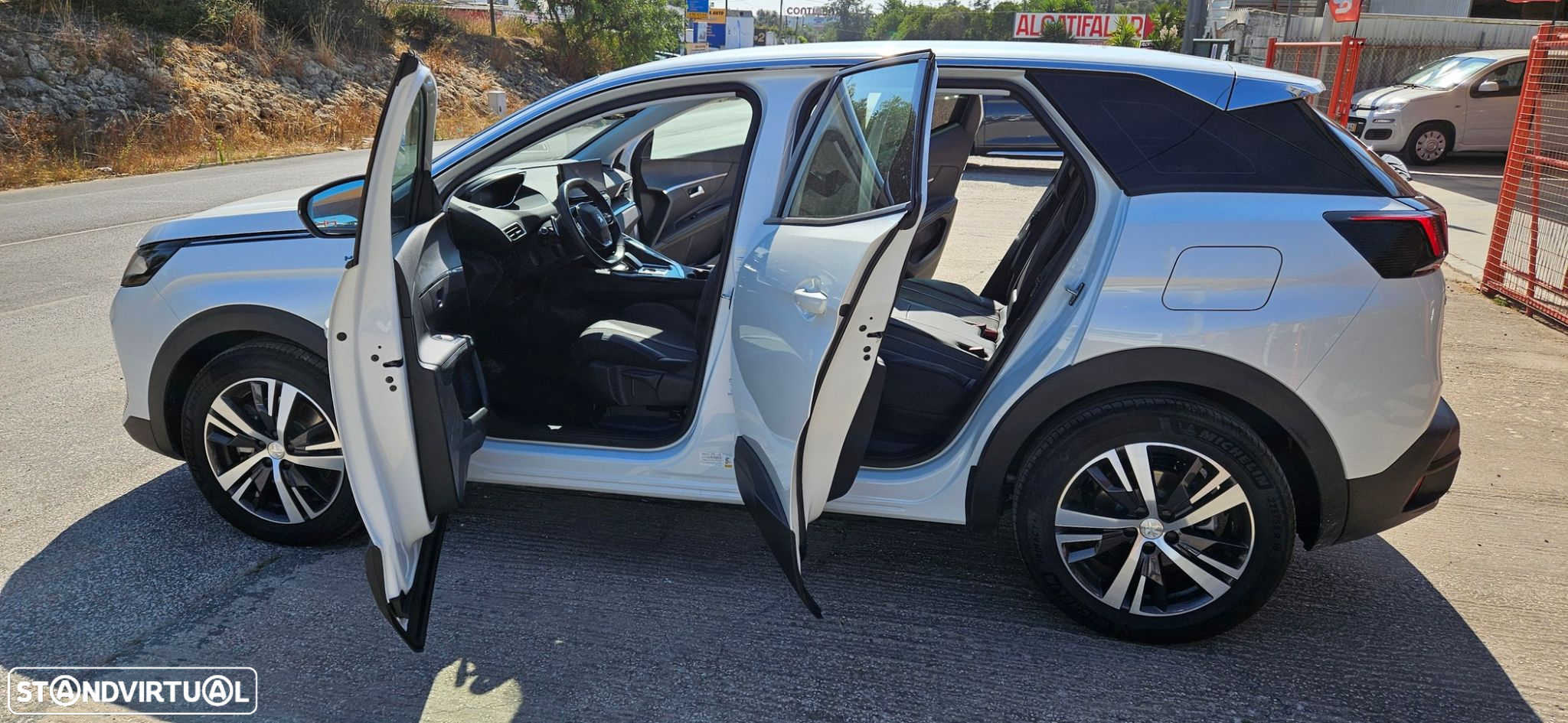 Peugeot 3008 1.6 Hybrid Allure e-EAT8 - 3