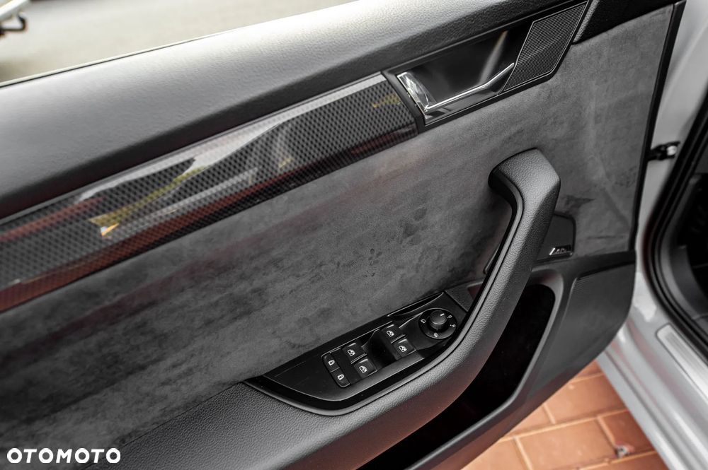 Skoda Superb 2.0 TSI DSG SportLine - 28