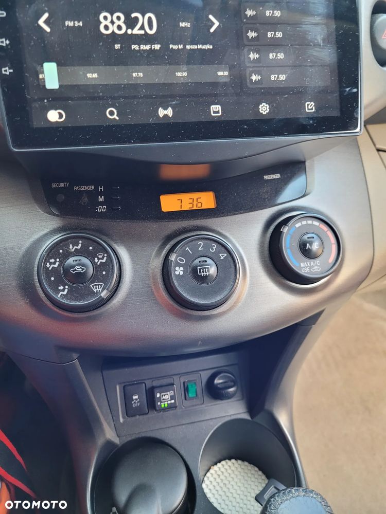 Toyota RAV4 - 13