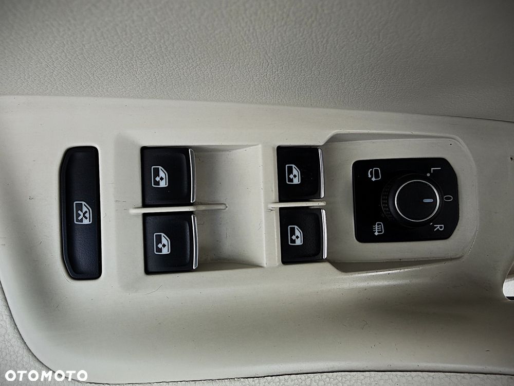 Volkswagen Passat 2.0 TSI 4Mot Elegance DSG - 38