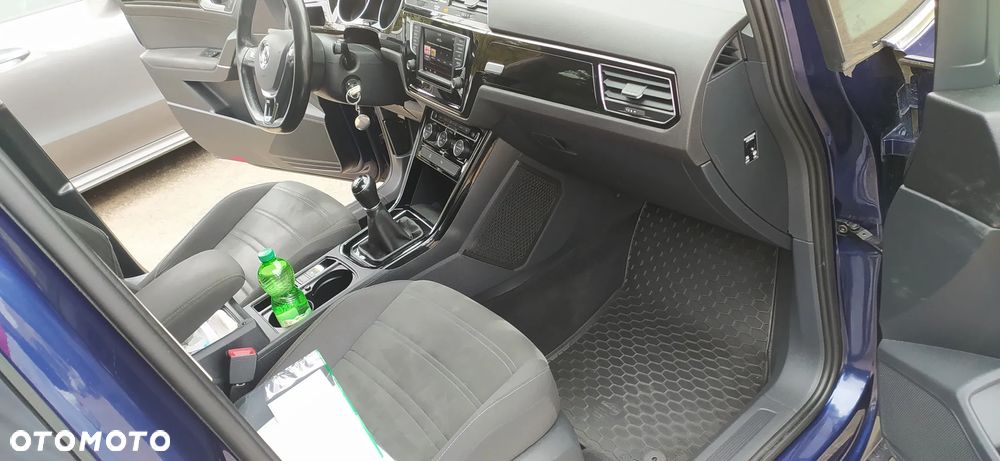 Volkswagen Touran 2.0 TDI BMT Highline - 10