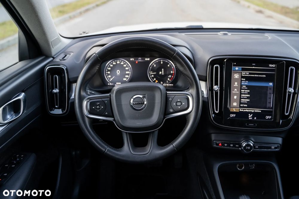 Volvo XC 40 D3 Momentum Pro - 25