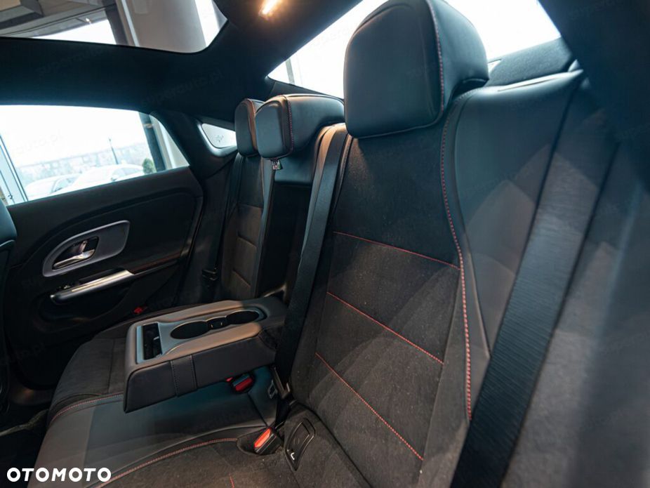 Mercedes-Benz CLA 200 mHEV 4-Matic 8G-DCT - 14