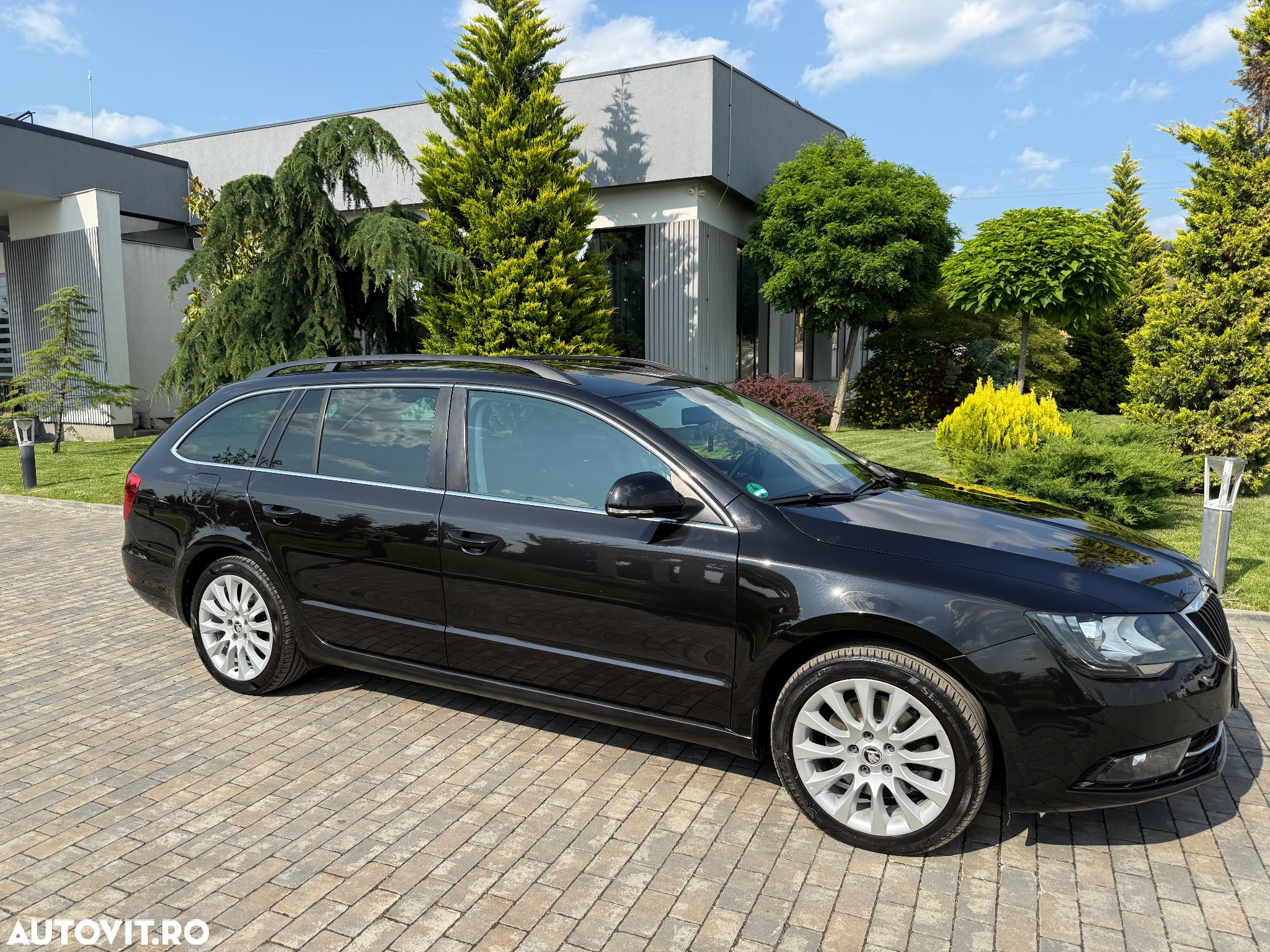 Skoda Superb 2.0 TDI DSG Elegance - 11