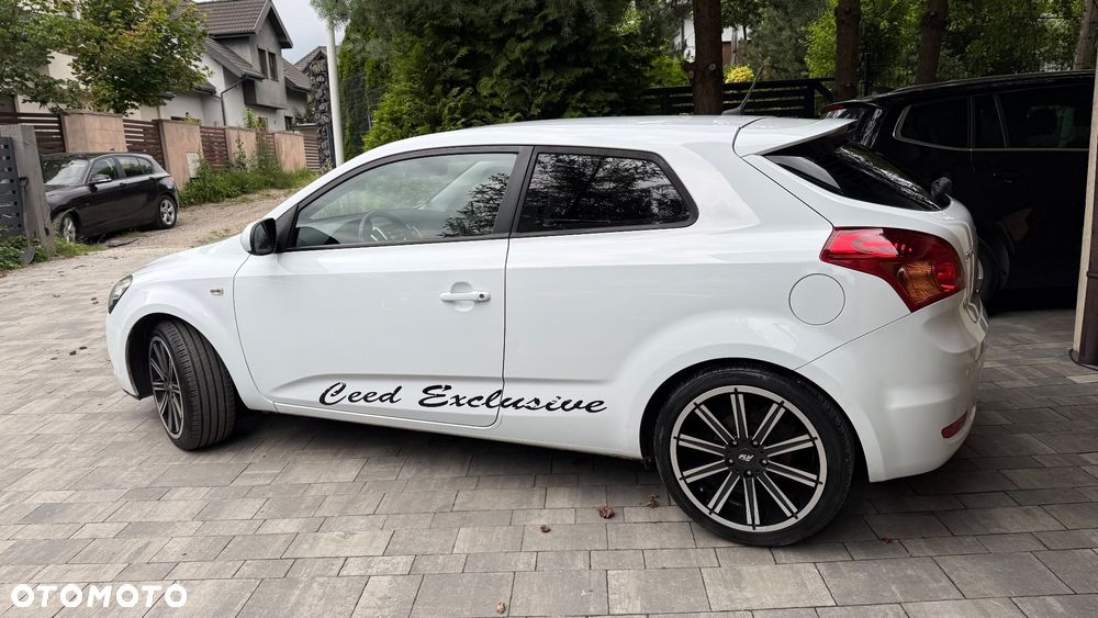 Kia ProCeed - 13